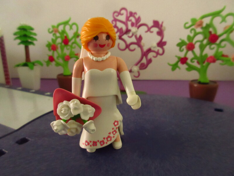 It's spring time for the Playmobil people in our house...