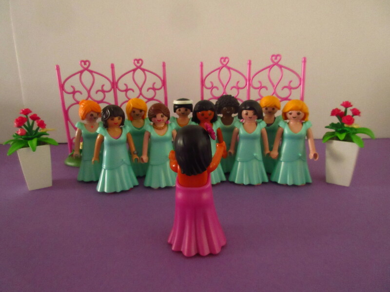 It's spring time for the Playmobil people in our house...