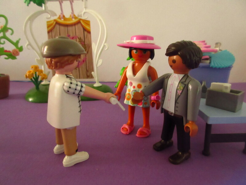 It's spring time for the Playmobil people in our house...