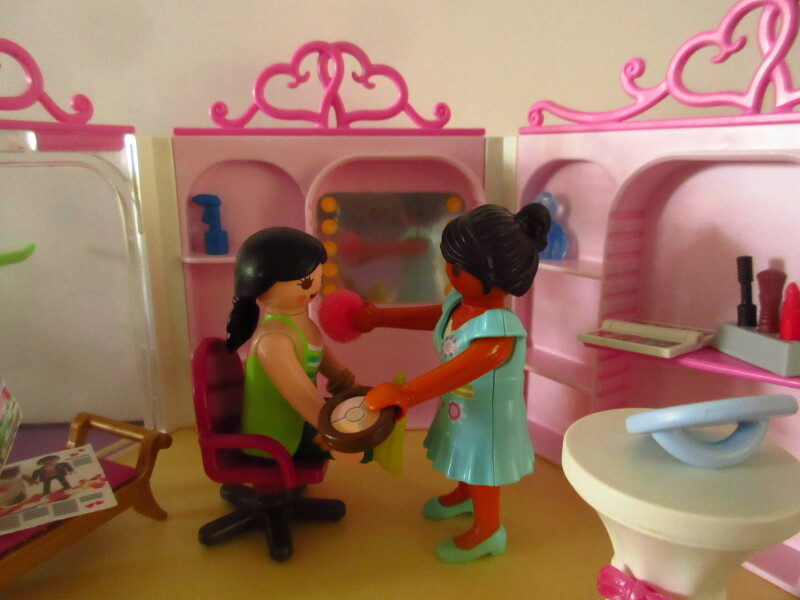 It's spring time for the Playmobil people in our house...