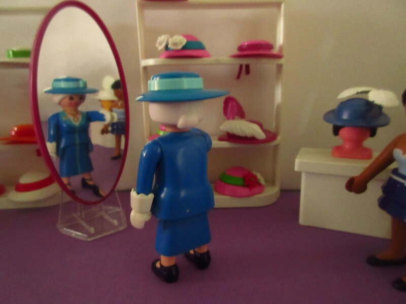 It's spring time for the Playmobil people in our house...