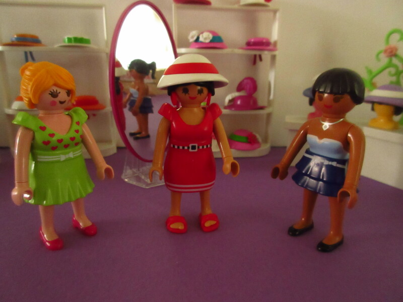 It's spring time for the Playmobil people in our house...