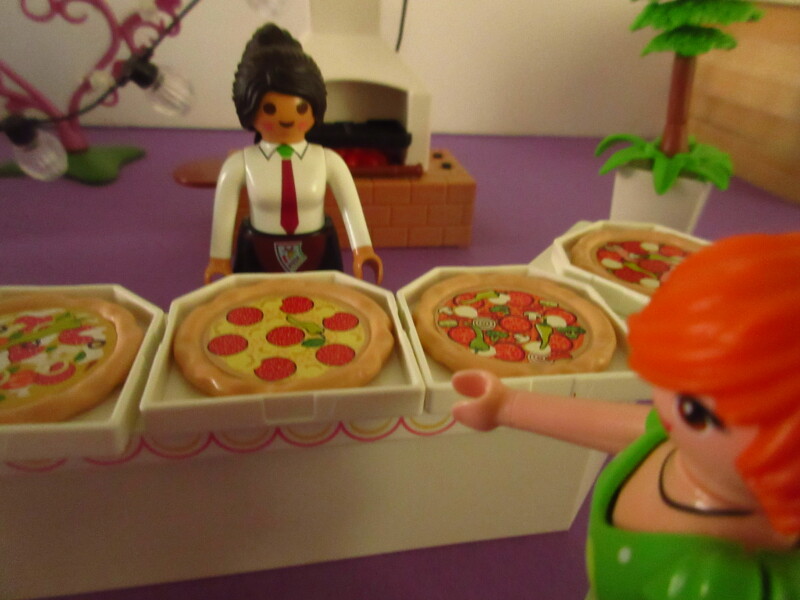 It's spring time for the Playmobil people in our house...