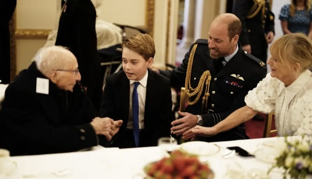 VE Day Parade & Flypast