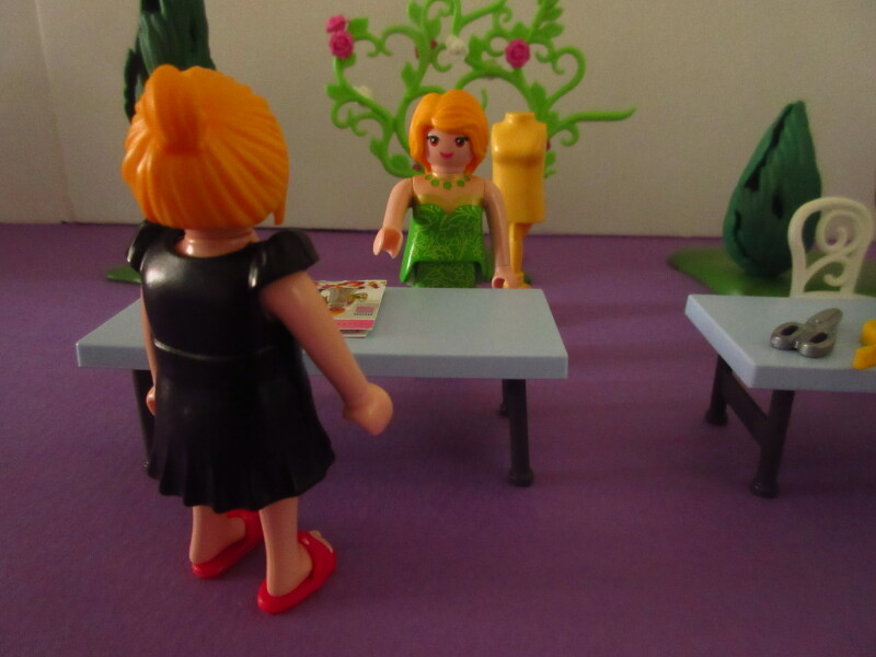 It's spring time for the Playmobil people in our house...