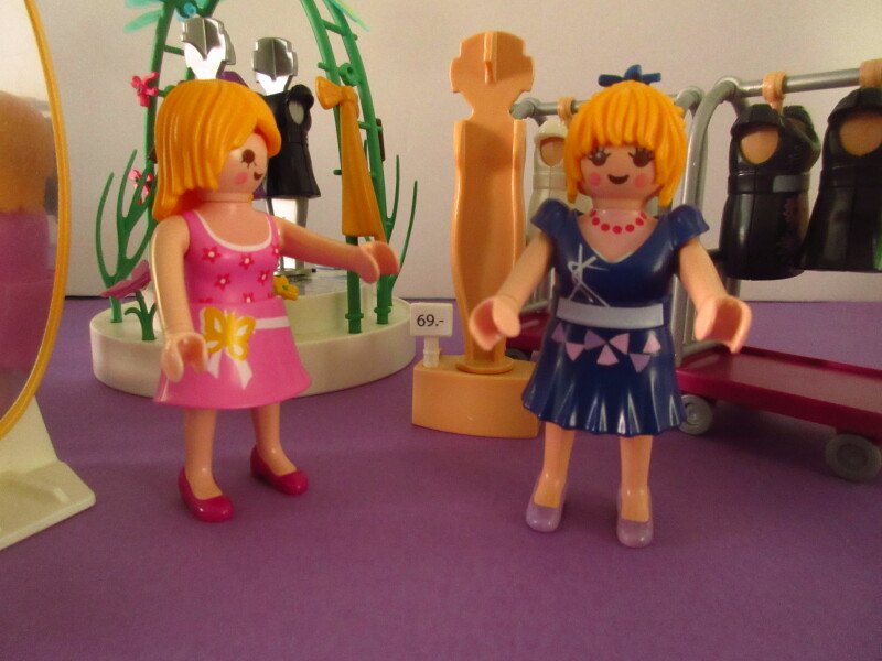It's spring time for the Playmobil people in our house...