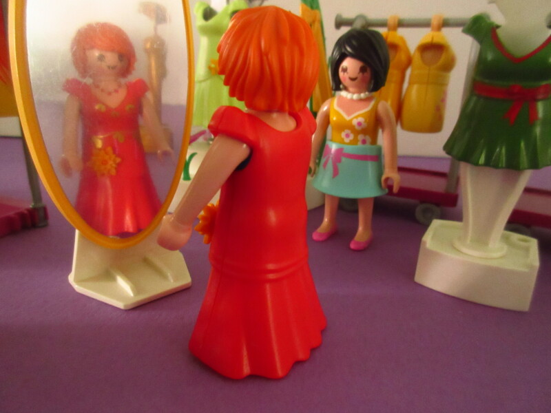 It's spring time for the Playmobil people in our house...