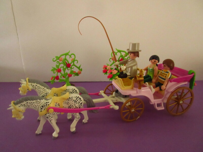 It's spring time for the Playmobil people in our house...