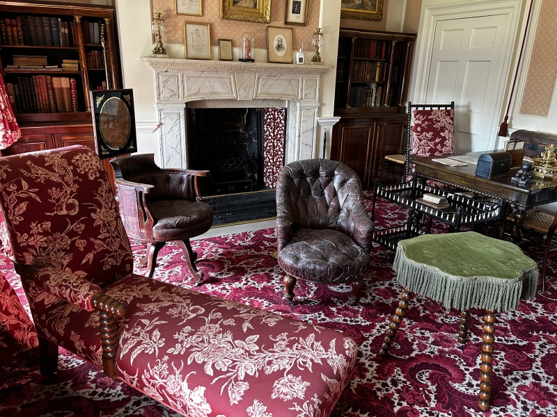 Come and tell us your dull and unexciting news 33: Calmly through the day