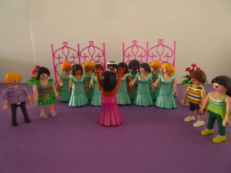 It's spring time for the Playmobil people in our house...