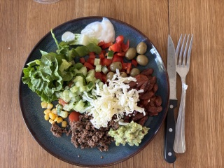 What we ate today in a calorie deficit - whole food  edition (and how do we feel?)