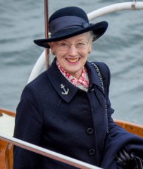 Royal Style: a day starts well if it starts with Mary of Teck.