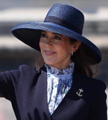 Royal Style: a day starts well if it starts with Mary of Teck.