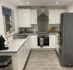 Help! House on market, little progress, feedback needed!