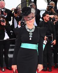 Royal Style: a day starts well if it starts with Mary of Teck.