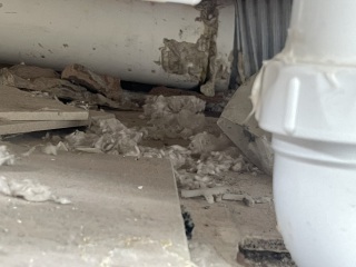 Slit in waste pipe - how?