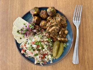 What we ate today in a calorie deficit - whole food  edition (and how do we feel?)