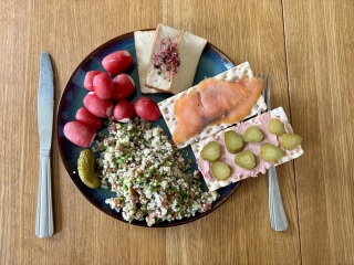 What we ate today in a calorie deficit - whole food  edition (and how do we feel?)