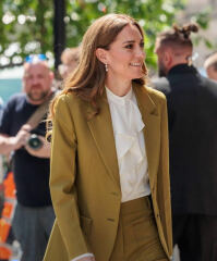 Royal Style: a day starts well if it starts with Mary of Teck.