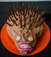 Non professional cake makers - what's the best (easiest) novelty cake you have ever made?