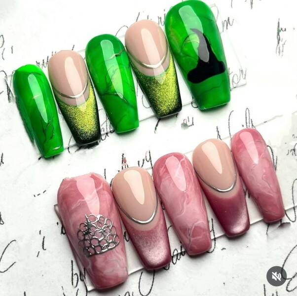 I want to see your nails!