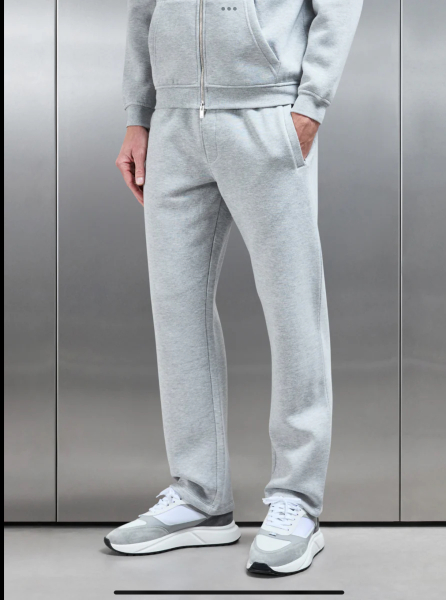 Headteacher backtracks after calling for 'gender neutral' uniform