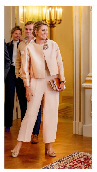 Royal Style: a day starts well if it starts with Mary of Teck.