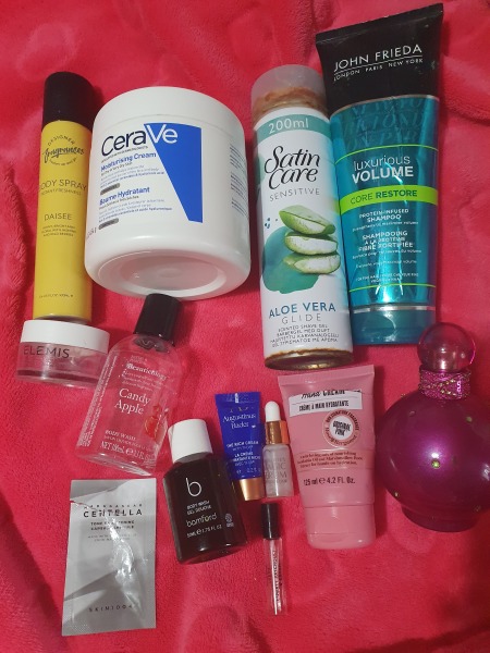 Tempted by beauty treats? Addicted to buying beauty products? Is your collection bursting with favourites? Join fellow beauty lovers in this supportive group!