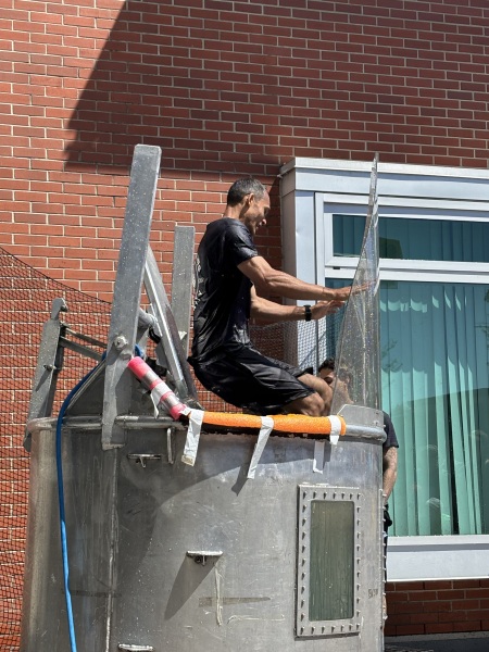 Come and tell us your dull and unexciting news 33: Calmly through the day