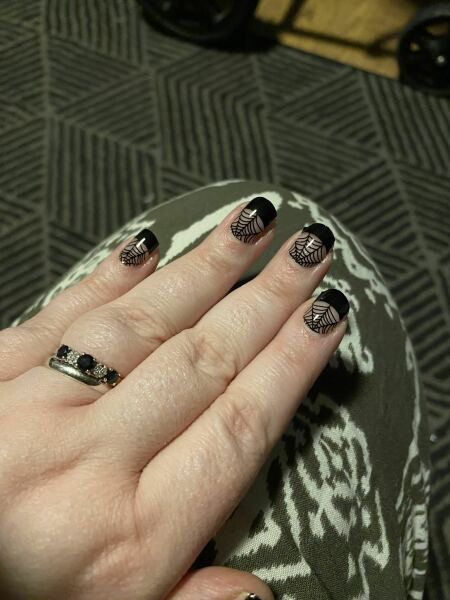 I want to see your nails!