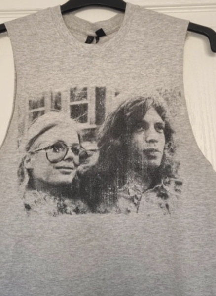 What famous couple are on this top?