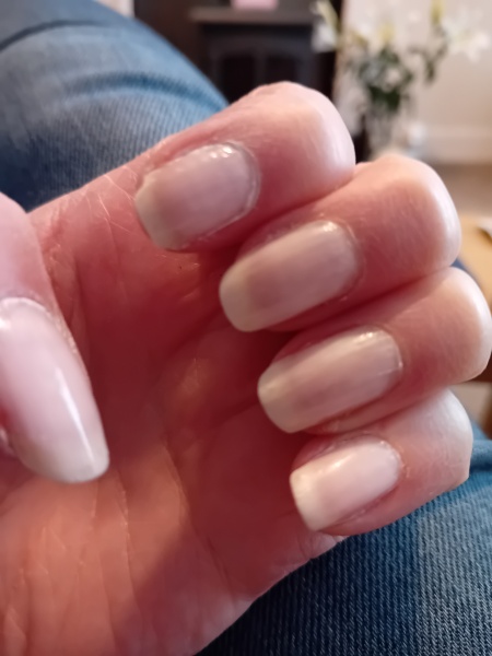 I want to see your nails!