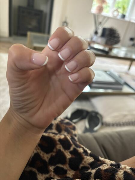 I want to see your nails!