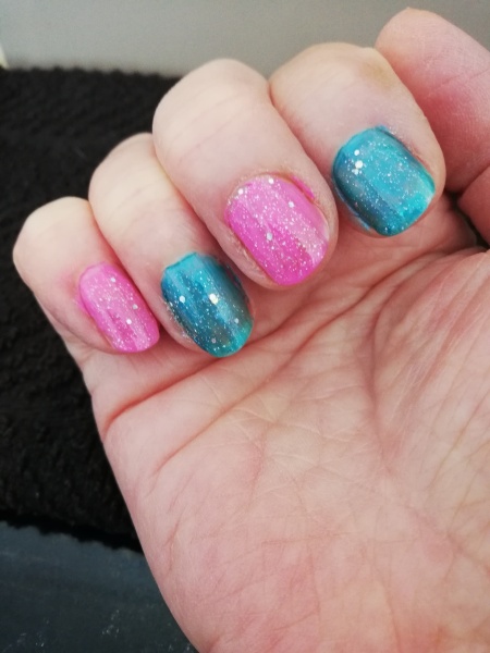 I want to see your nails!