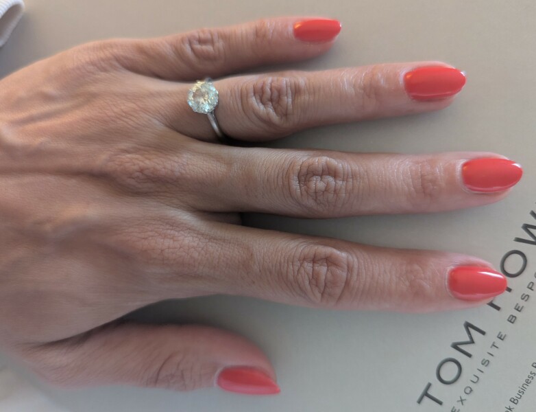 I want to see your nails!