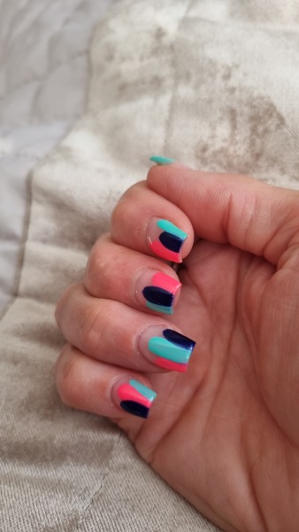 I want to see your nails!