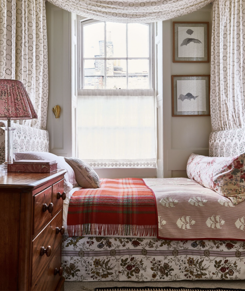 How would you lay out this room ?