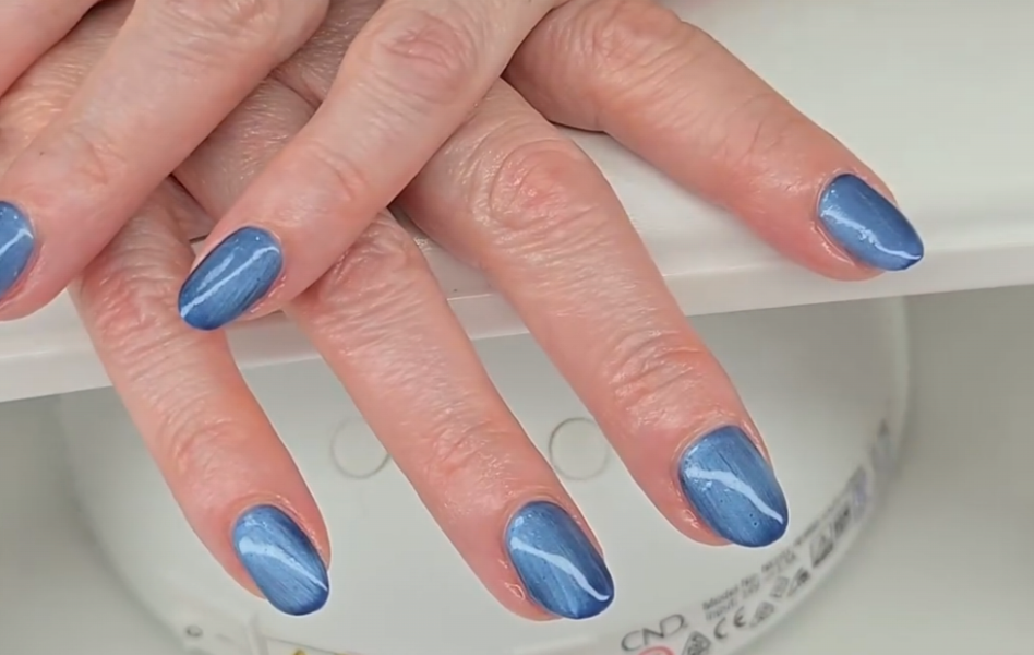 I want to see your nails!