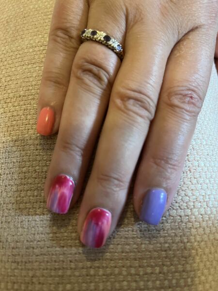 I want to see your nails!