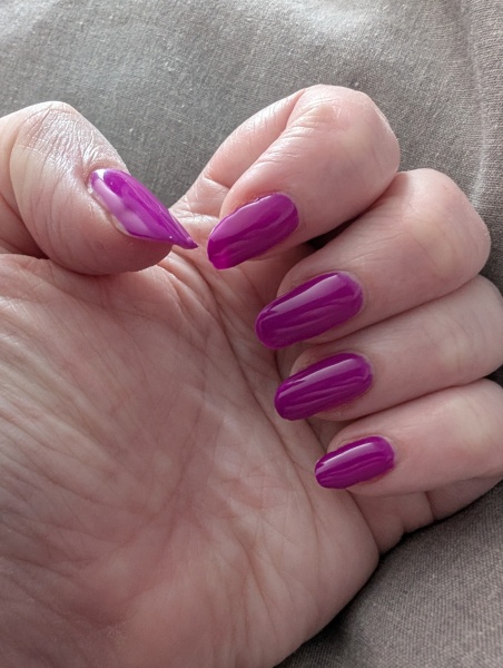 I want to see your nails!