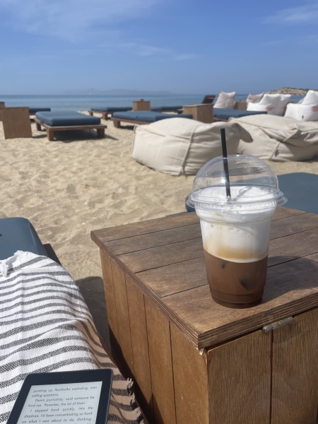 Costa coffee use instant coffee to make there iced coffee drinks