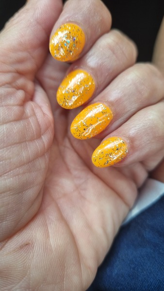 I want to see your nails!