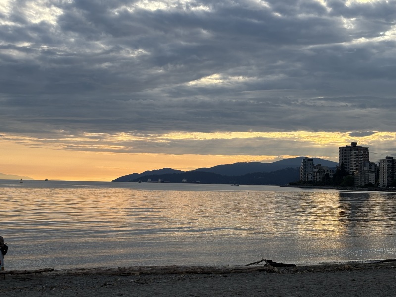 Come and tell us your dull and unexciting news 33: Calmly through the day