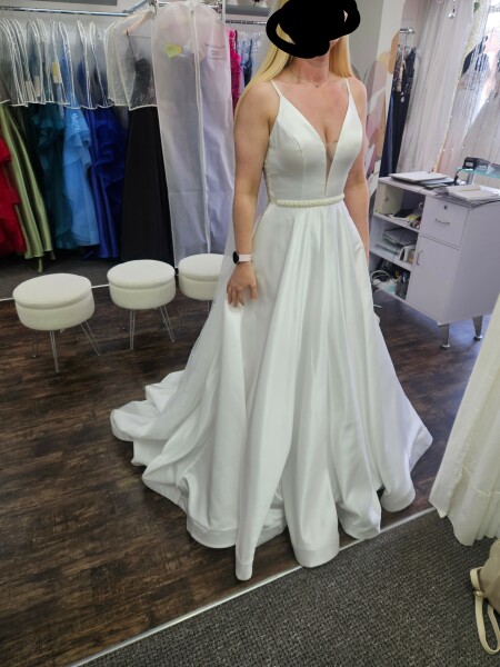 No wedding dress 6 weeks before the wedding...