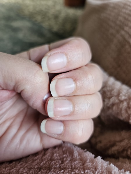 I want to see your nails!