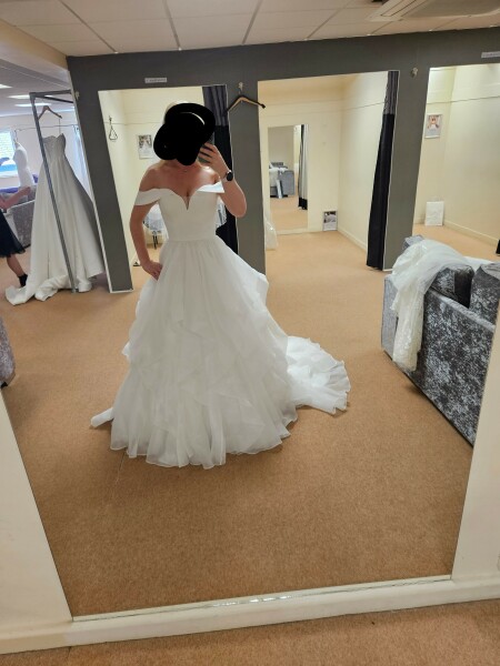 No wedding dress 6 weeks before the wedding...