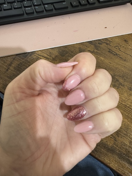 I want to see your nails!