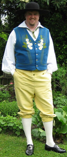 Royal Style: a day starts well if it starts with Mary of Teck.