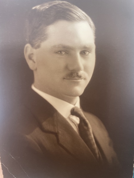 Does anyone know how to identify a police officer by his rank number?