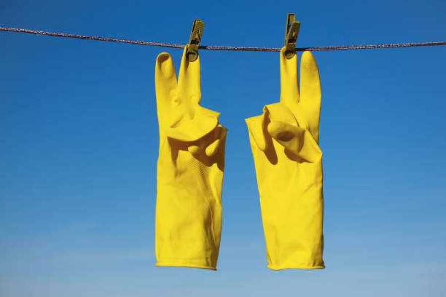 I dry my laundry in my garden and my neighbour is really unhappy about it